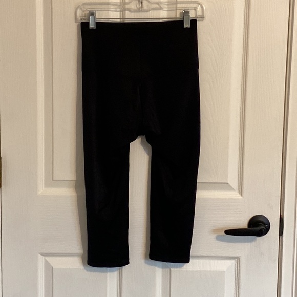 Black shapewear pants, comes to the knee. EUC, worn once. No defects or stains - Picture 4 of 4